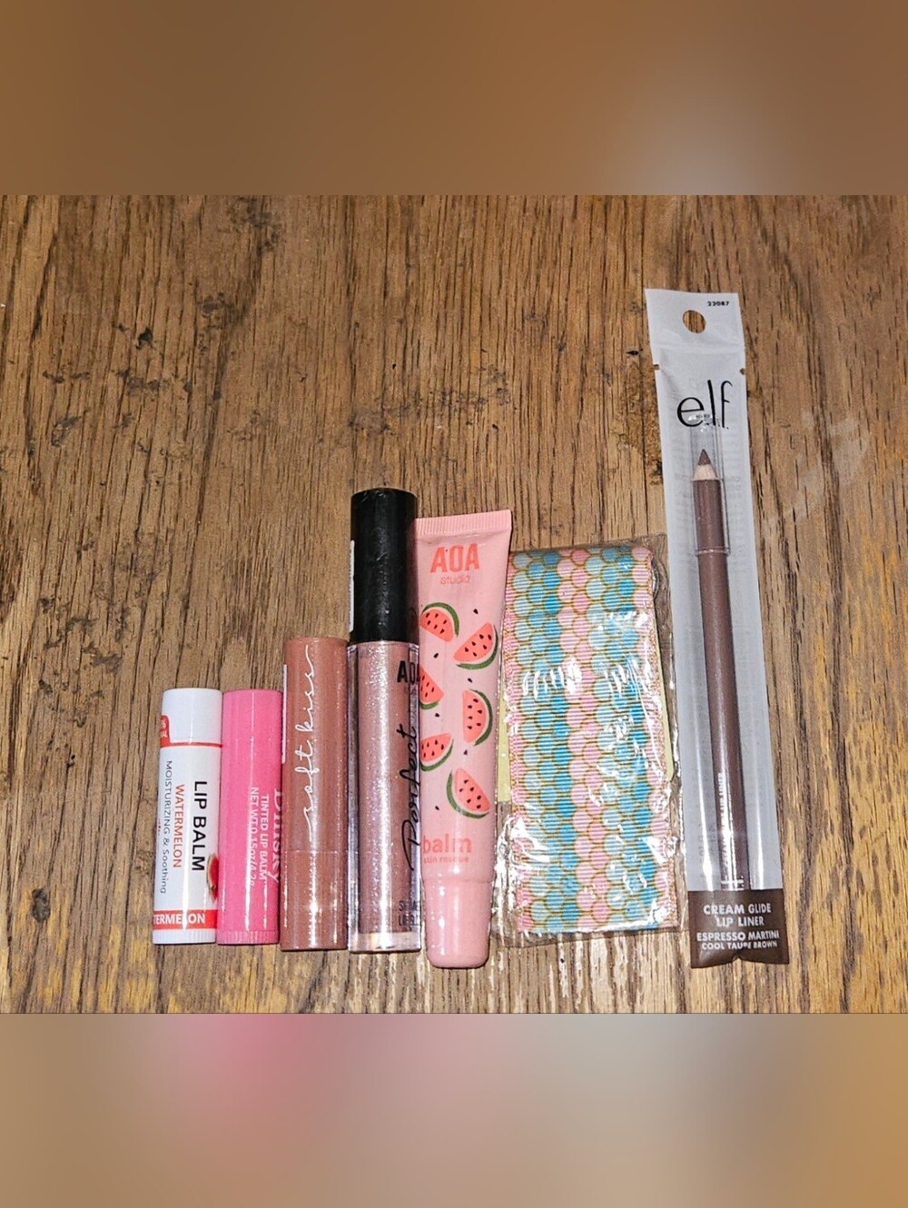 Lip Bundle- Tinted Lip Balm & Gloss, Lip Balm Holder Keychain & More BNIB